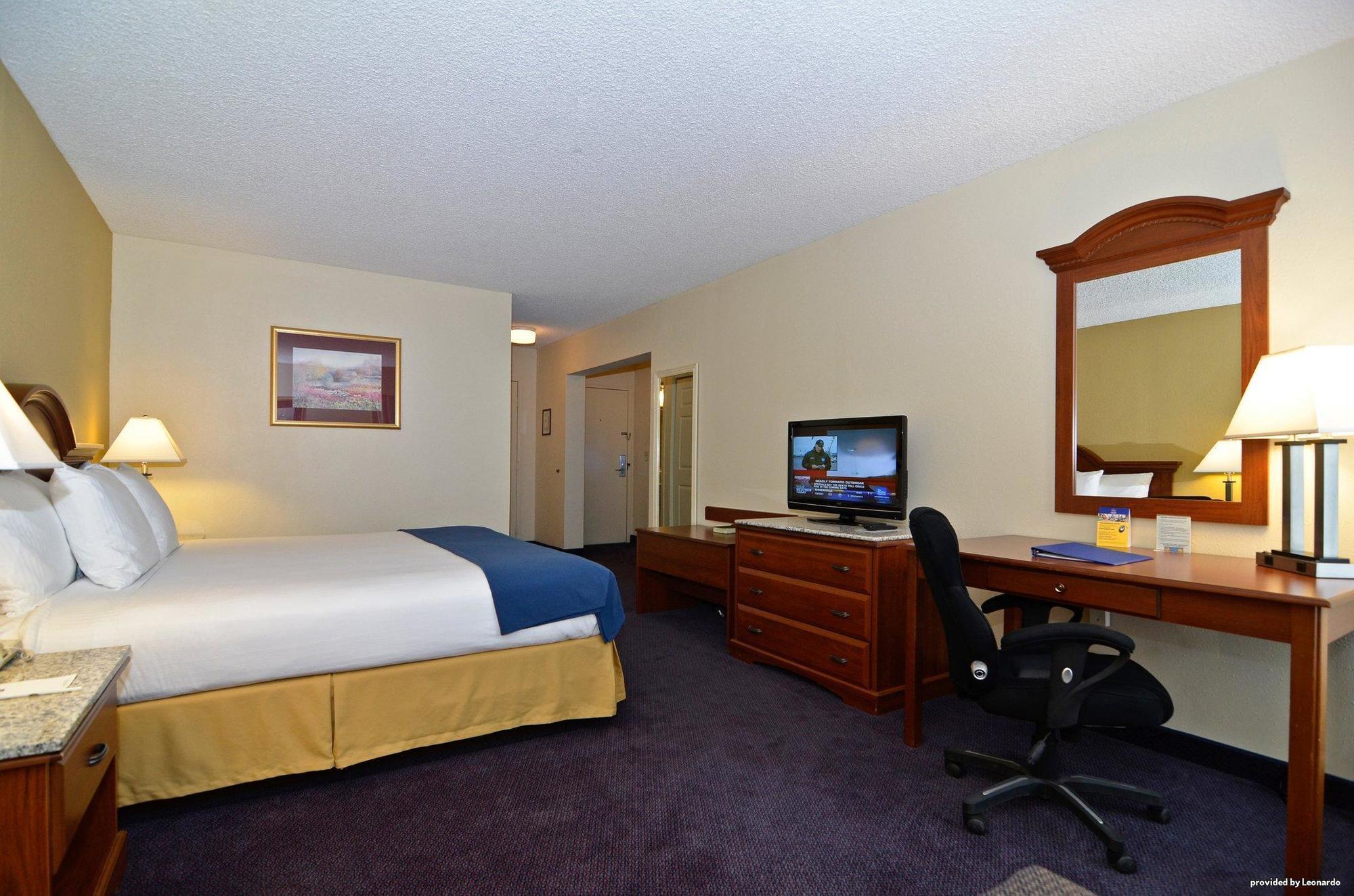 Jonesville Best Western Plus Yadkin Valley Inn & Suites מראה חיצוני תמונה