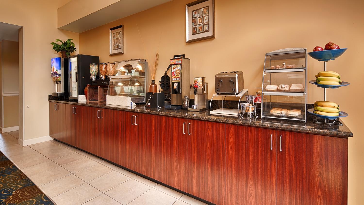 Jonesville Best Western Plus Yadkin Valley Inn & Suites מראה חיצוני תמונה