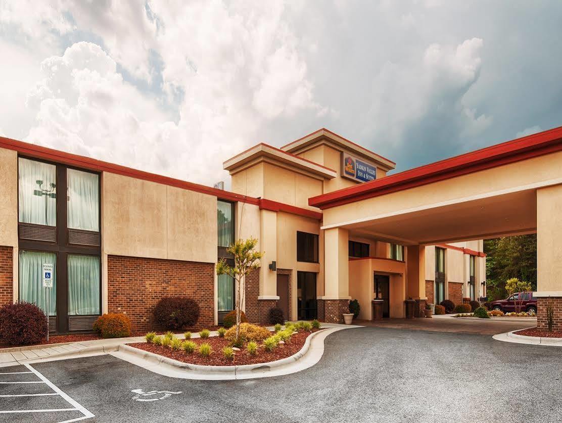 Jonesville Best Western Plus Yadkin Valley Inn & Suites מראה חיצוני תמונה