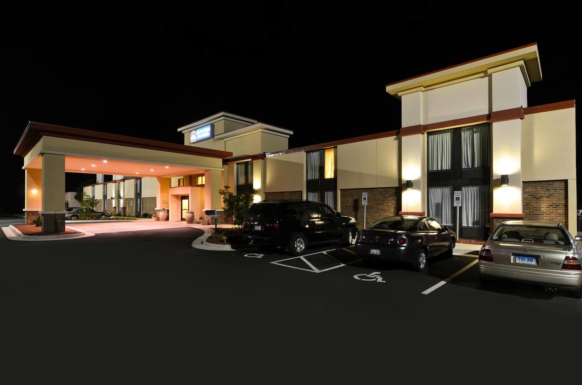 Jonesville Best Western Plus Yadkin Valley Inn & Suites מראה חיצוני תמונה