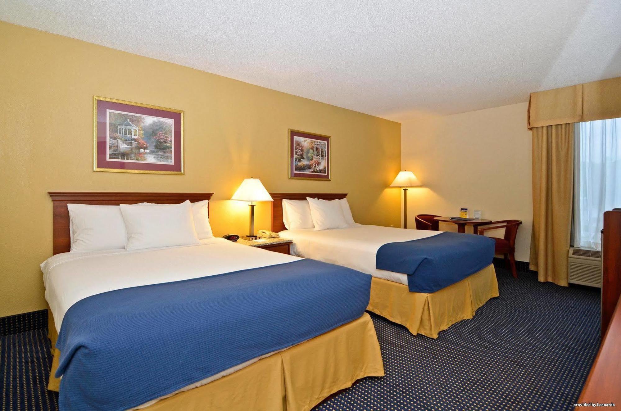Jonesville Best Western Plus Yadkin Valley Inn & Suites מראה חיצוני תמונה