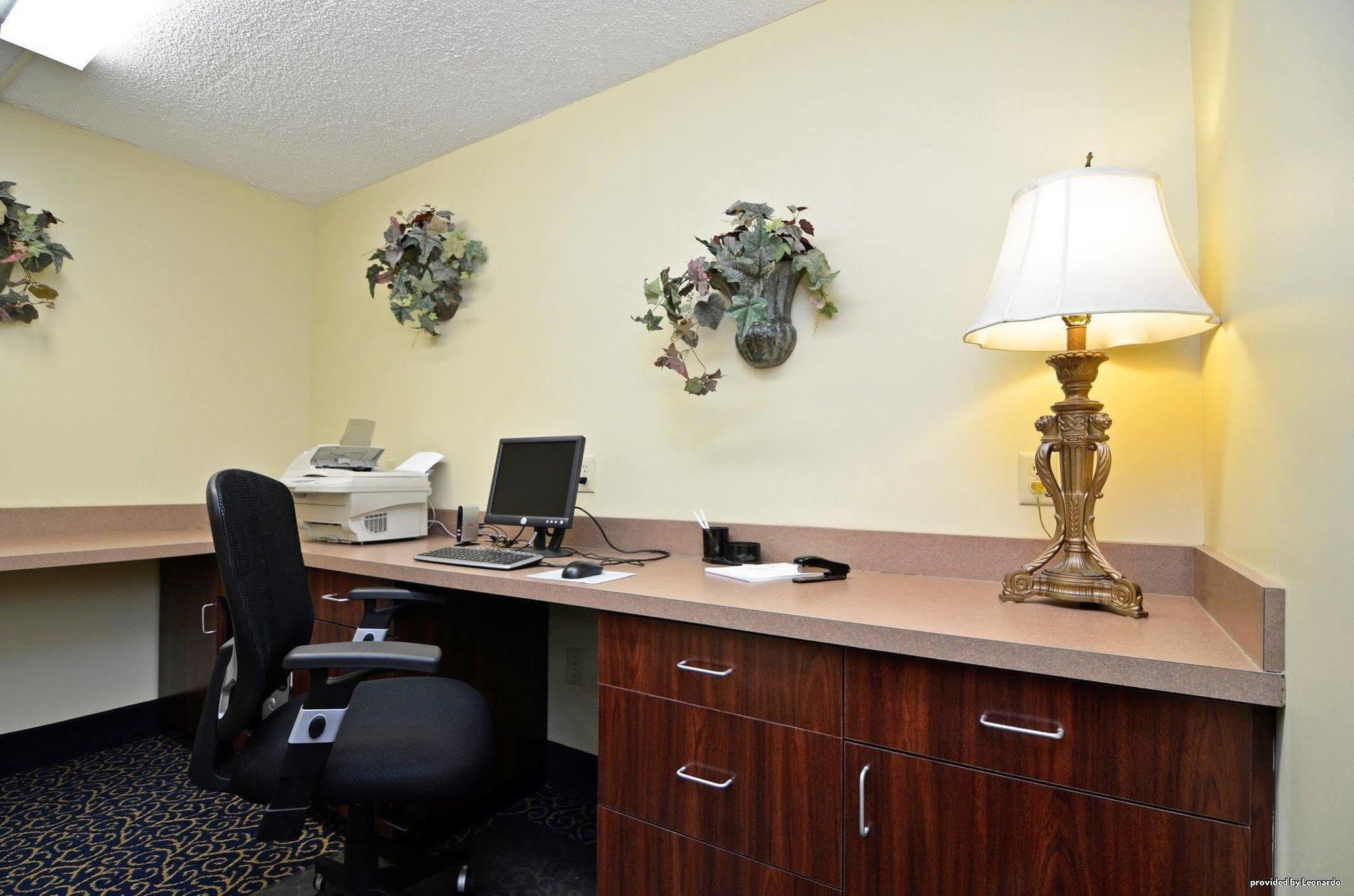 Jonesville Best Western Plus Yadkin Valley Inn & Suites מתקנים תמונה