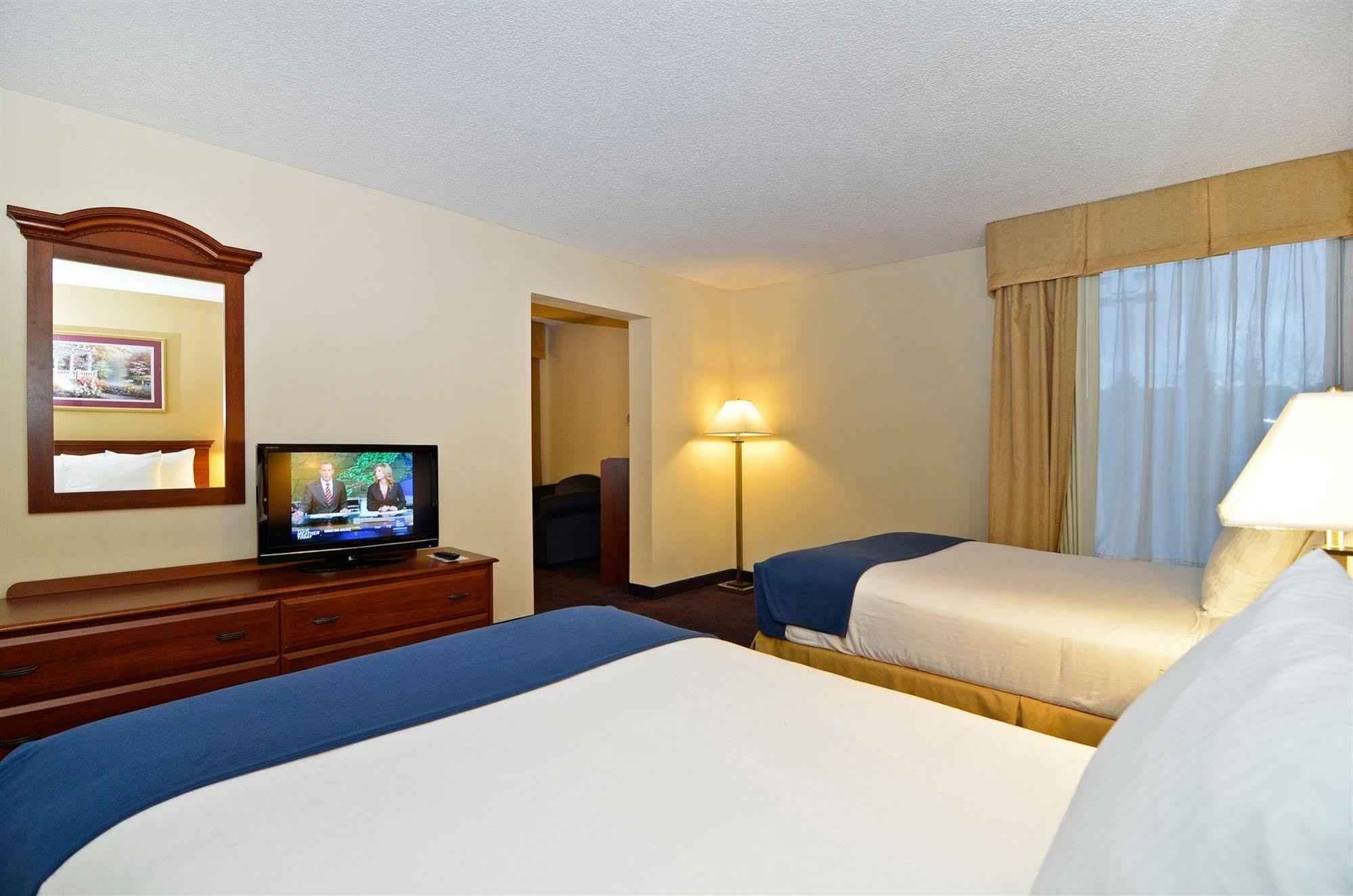 Jonesville Best Western Plus Yadkin Valley Inn & Suites מראה חיצוני תמונה