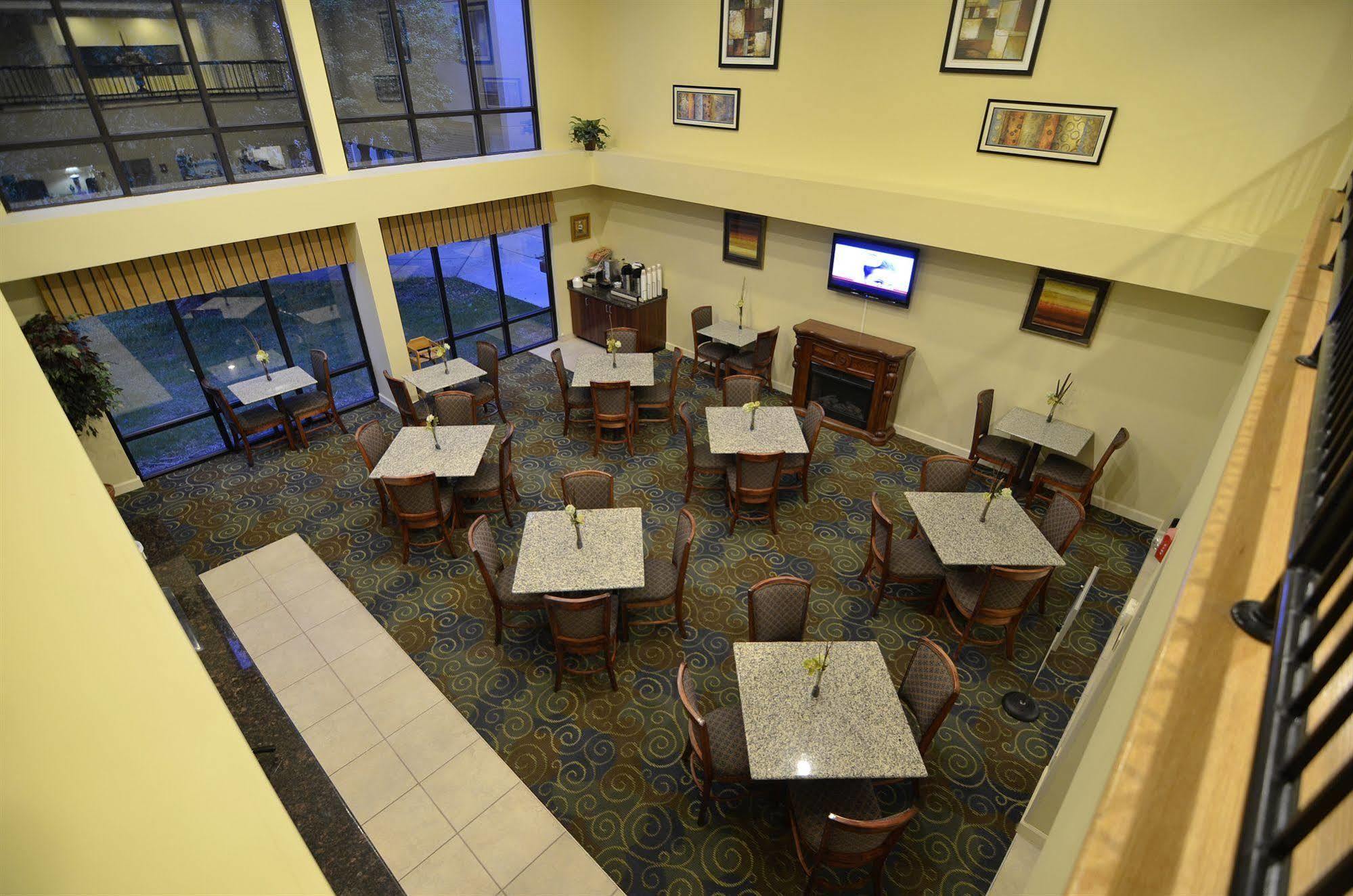 Jonesville Best Western Plus Yadkin Valley Inn & Suites מראה חיצוני תמונה
