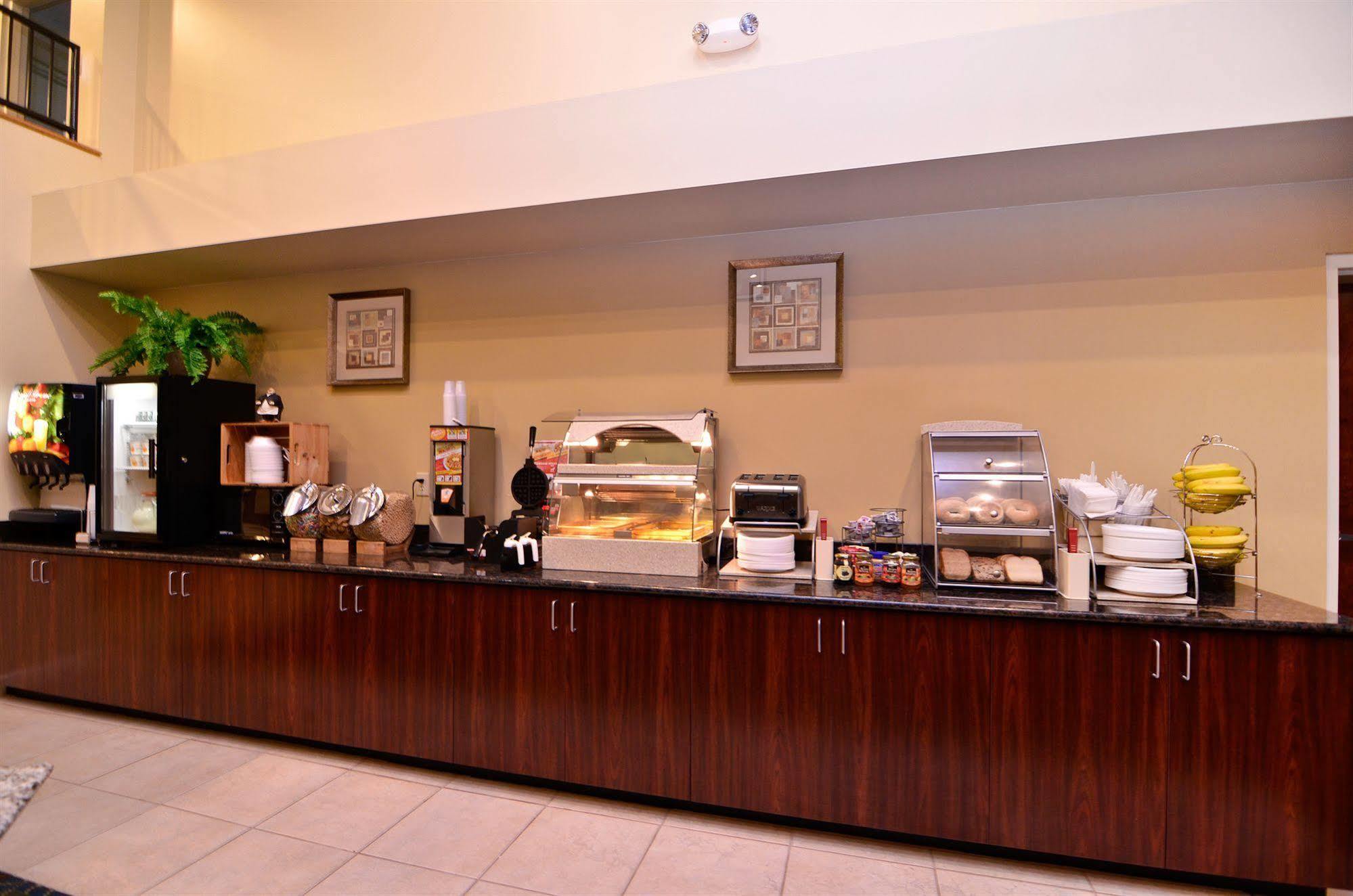 Jonesville Best Western Plus Yadkin Valley Inn & Suites מראה חיצוני תמונה